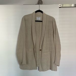 Neutral linen blazer